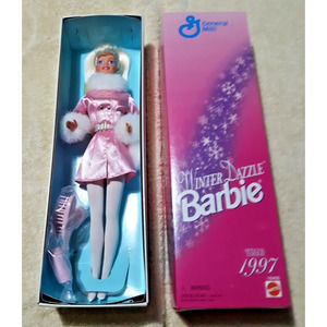 NEW BEAUTIFUL 1997 SPECIAL EDITION WINTER DAZZLE BARBIE IN PINK WITH WHITE FUR
